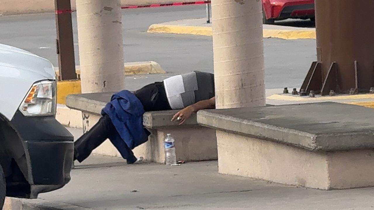 Asesinan a joven mientras esperaba el camión en Smart Libramiento