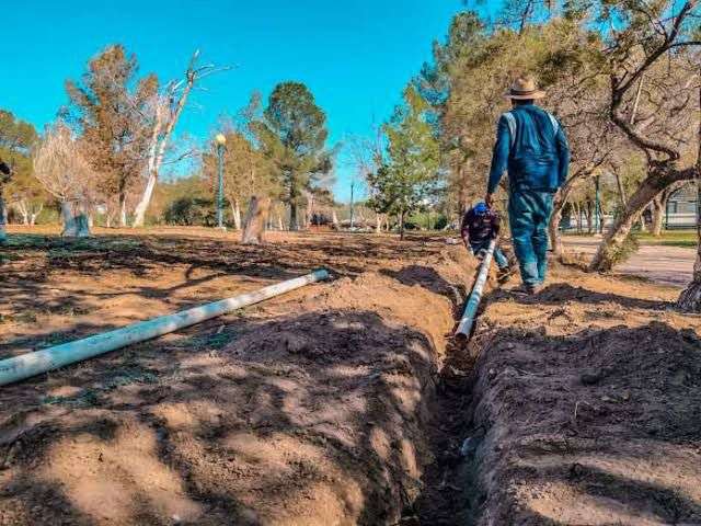 Refuerzan mantenimiento hidráulico de el Parque Central 