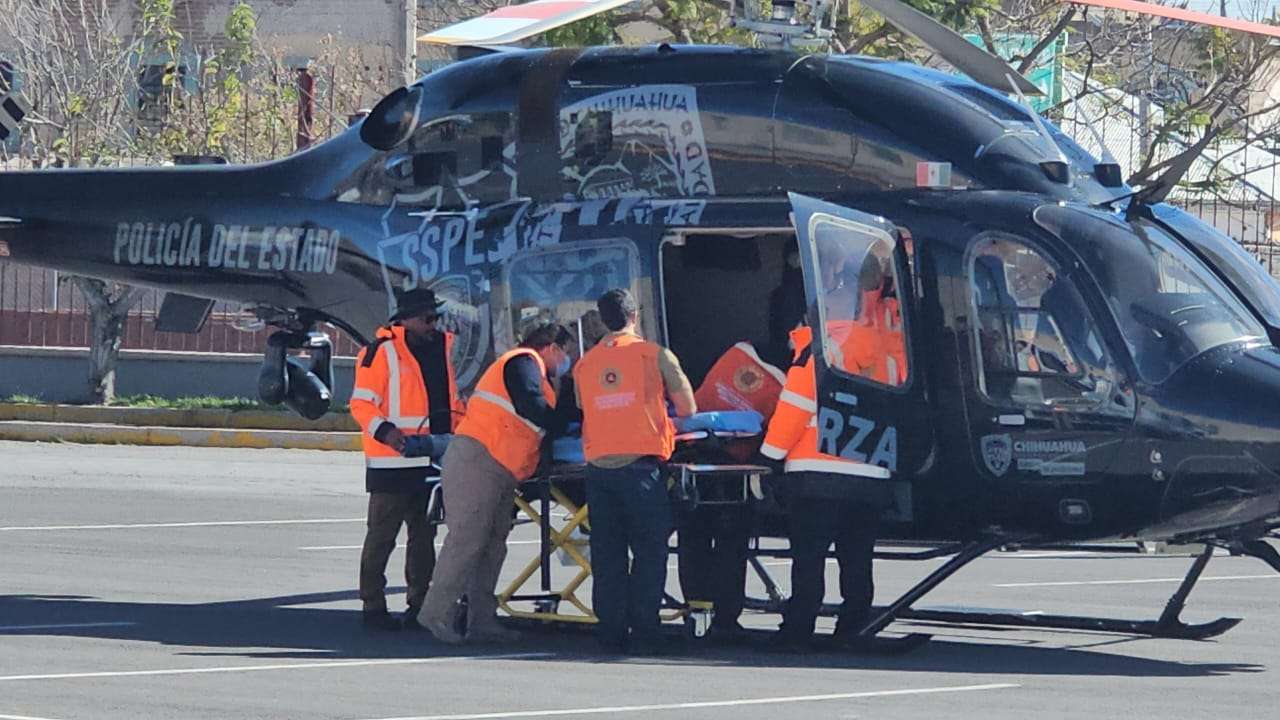 Lo trasladan vía aérea desde Juárez por quemaduras graves
