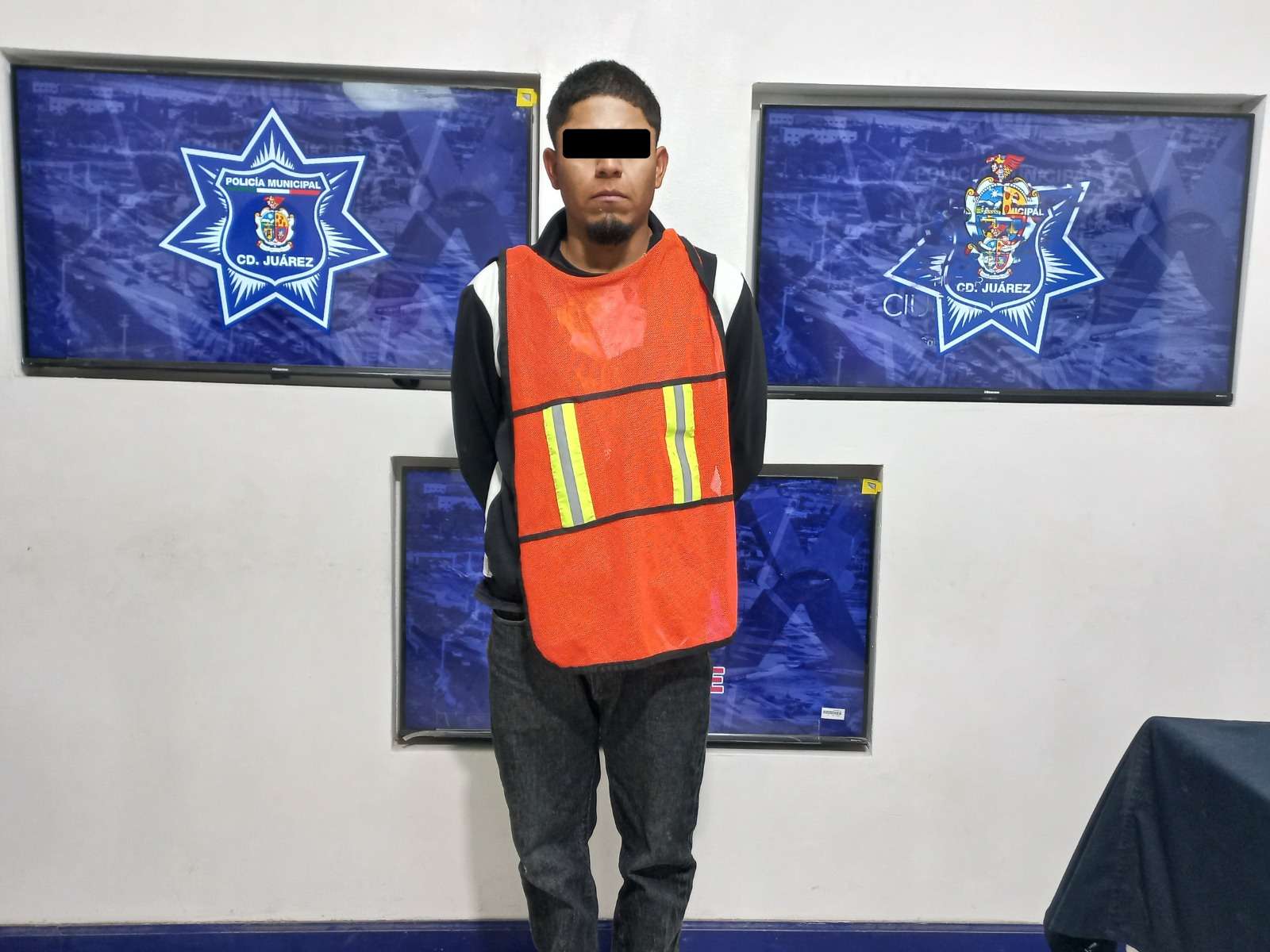 Lo detienen con pistola calibre 9 mm y auto con placas sobrepuestas