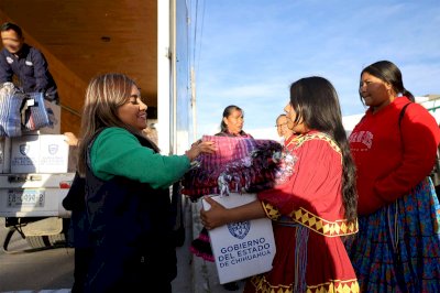 Entregan paquetes alimenticios a familias indígenas en la UP 