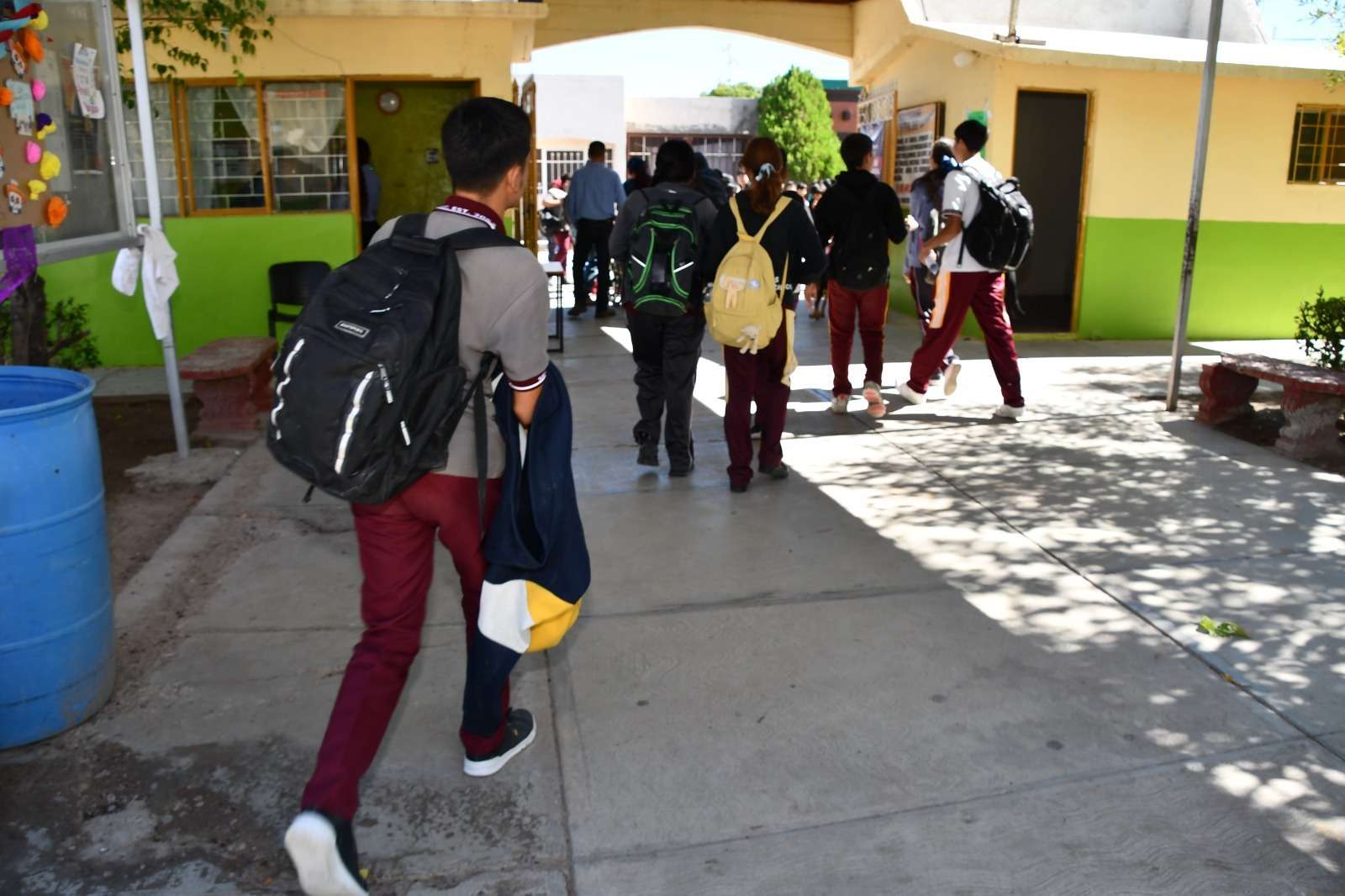 Regresan a clases el lunes más de 600 mil estudiantes de Educación ...