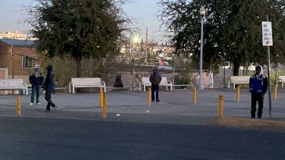 Sacan chamarras y bonetes por bajas temperaturas
