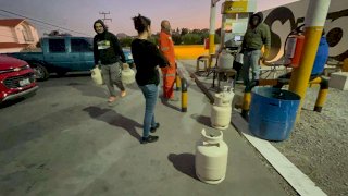 Abarrotan chihuahuenses gaseras ante el intenso frío 