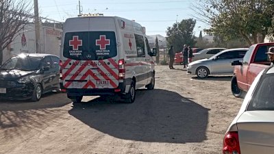 Resulta mujer herida al caerle un motor en taller