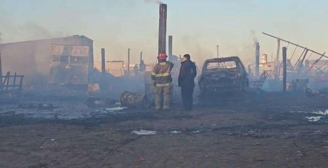 Explota tanque de gas al encender secadora; un lesionado