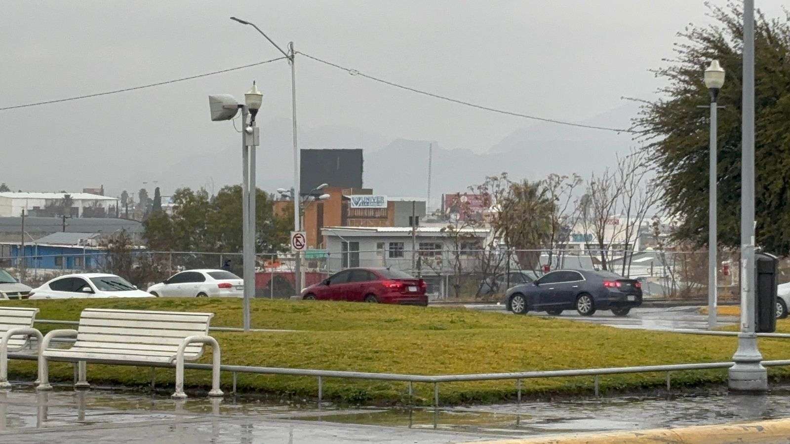 Persistirán bajas temperaturas debido a lluvias en la ciudad 