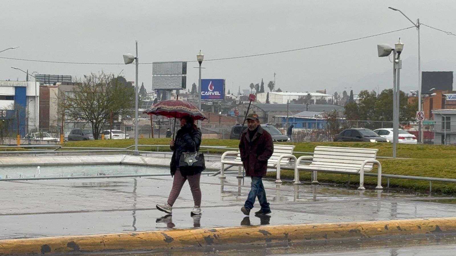 Persistirán bajas temperaturas debido a lluvias en la ciudad 