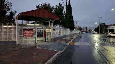 Registran escuelas ausentismo del 50% por frío intenso 