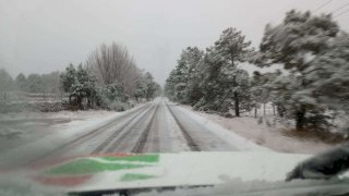 Registran nieve en siete municipios; mantienen alerta por el frío 