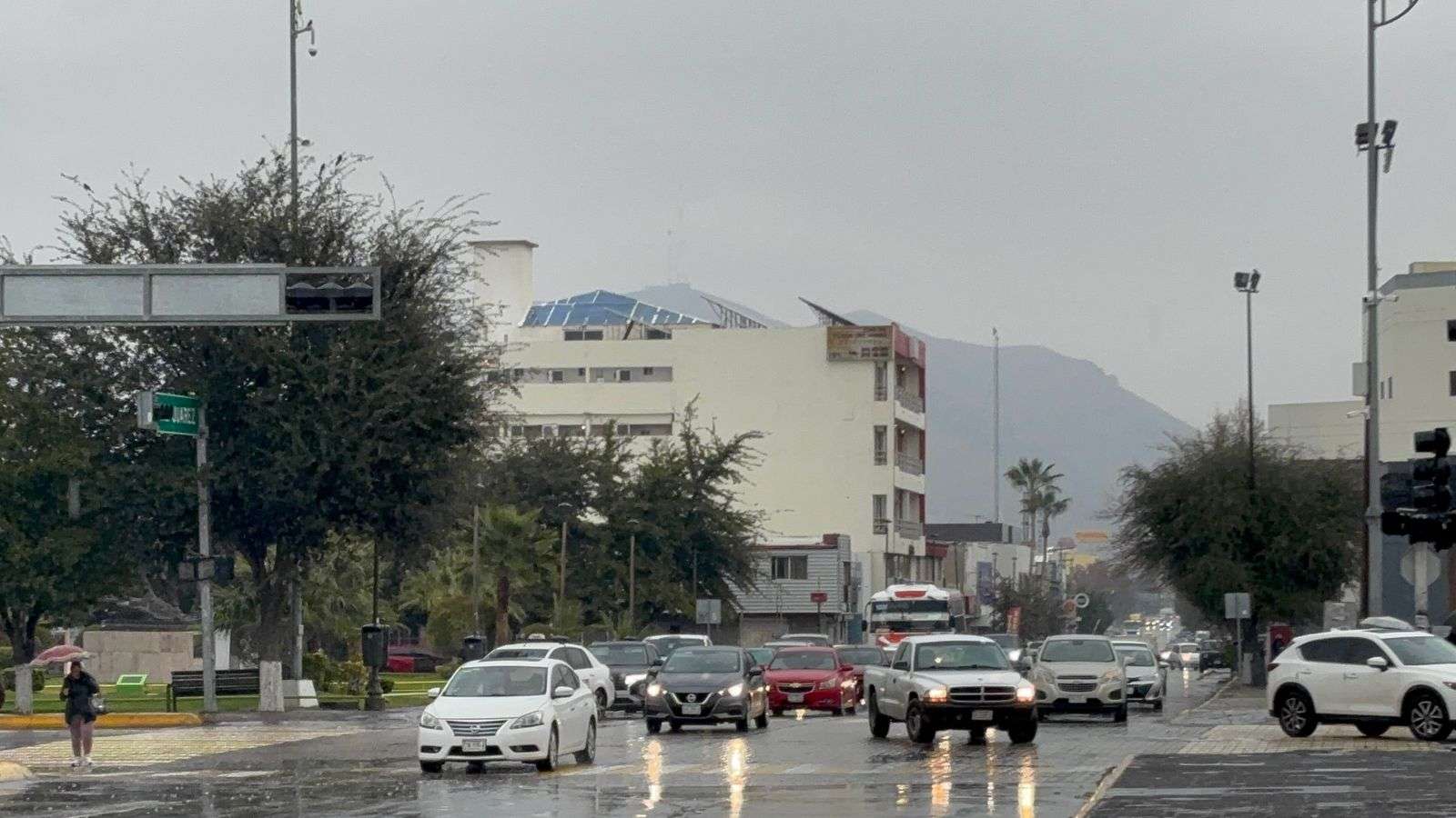 Persistirán bajas temperaturas debido a lluvias en la ciudad 