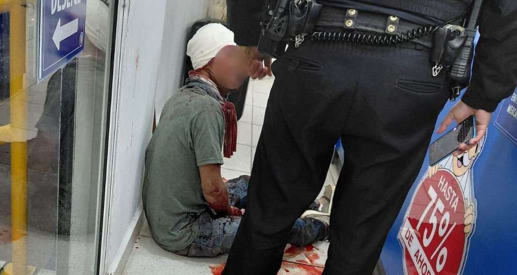 Atacan a machetazos a 3 en la colonia Praderas de Sur