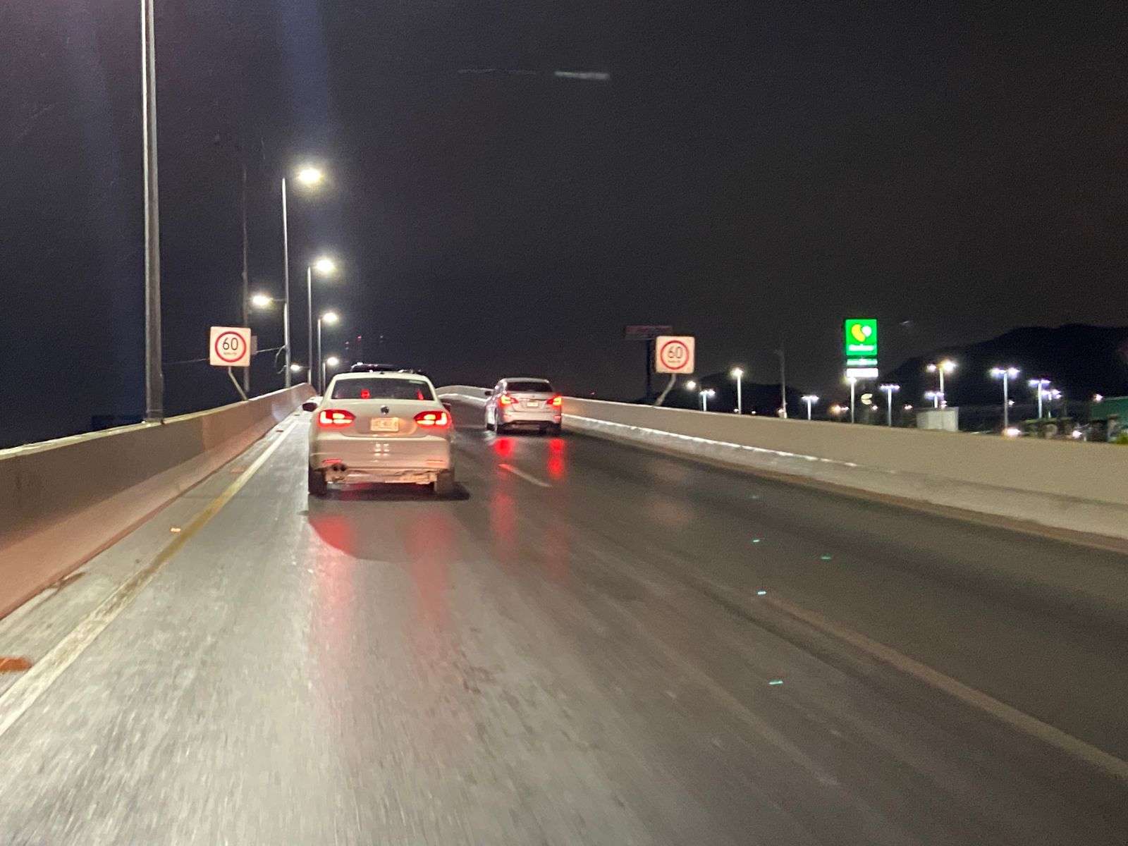 Cae aguanieve y ligera lluvia al oriente de la ciudad 