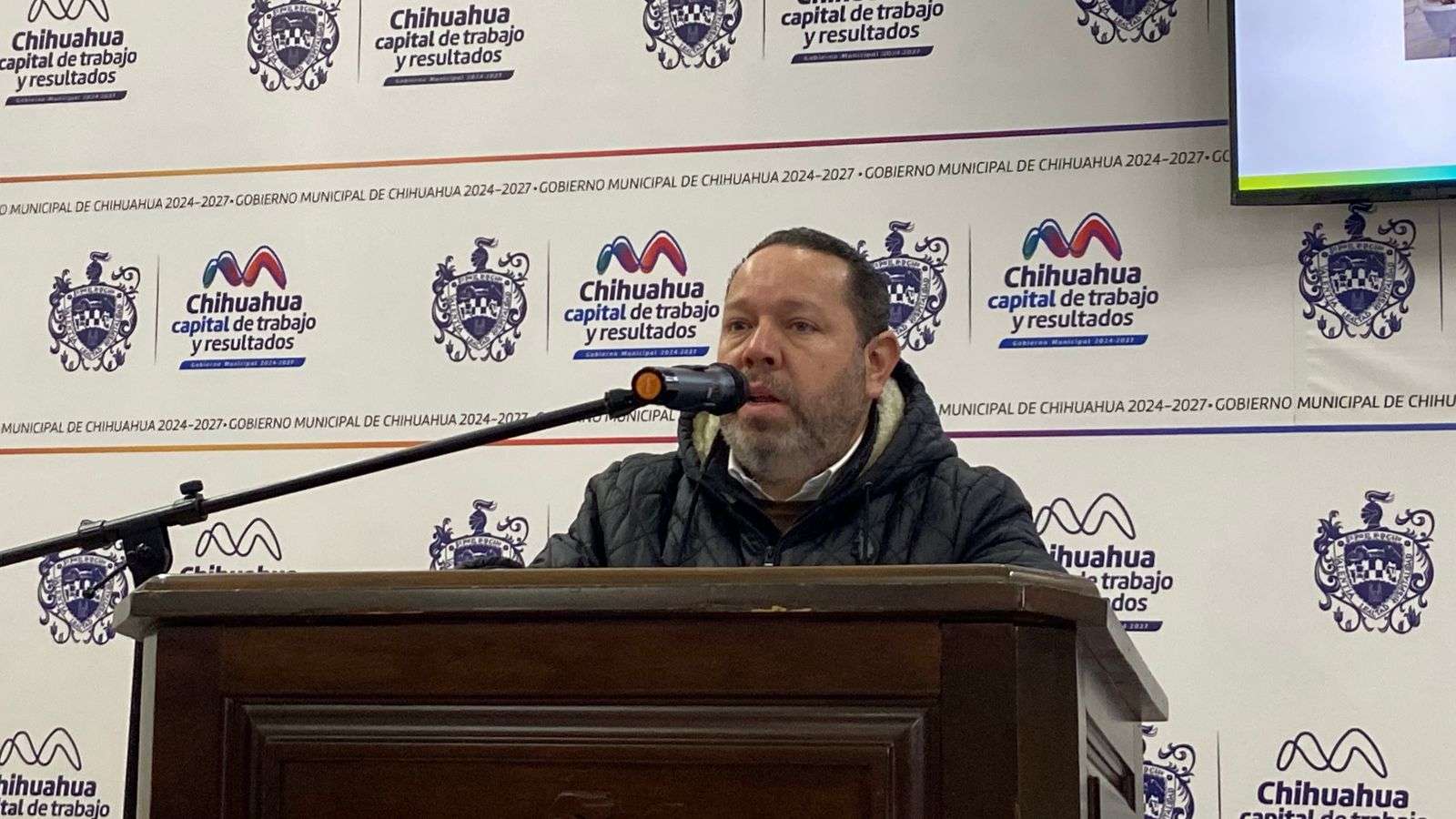 Realizan sondeos en el centro para detectar filtraciones de agua