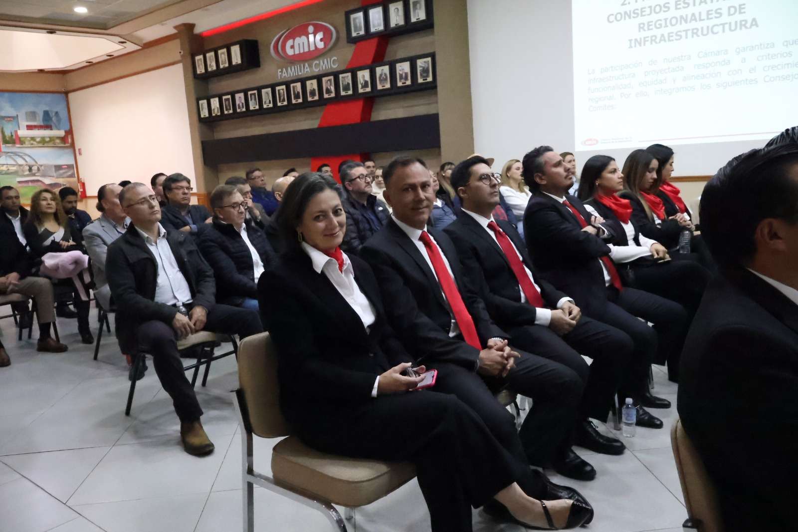 Toma protesta nueva directiva de Cmic