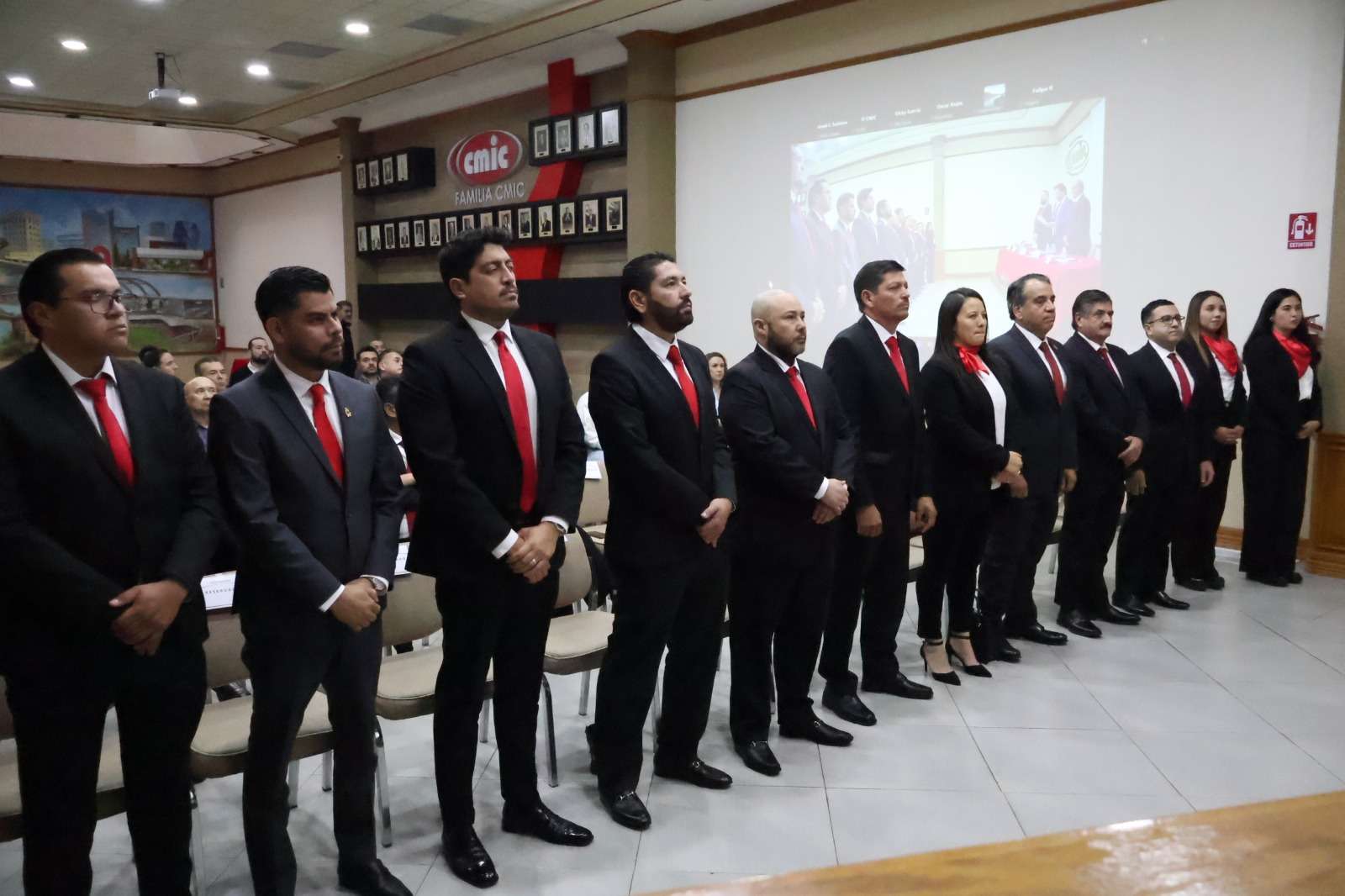 Toma protesta nueva directiva de Cmic