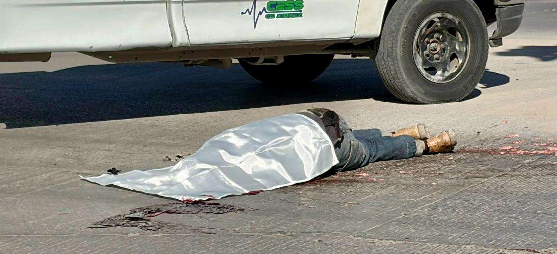 Chofer de transporte de personal atropella y mata a hombre
