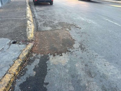 Reparan fuga de agua en la Neri Santos 