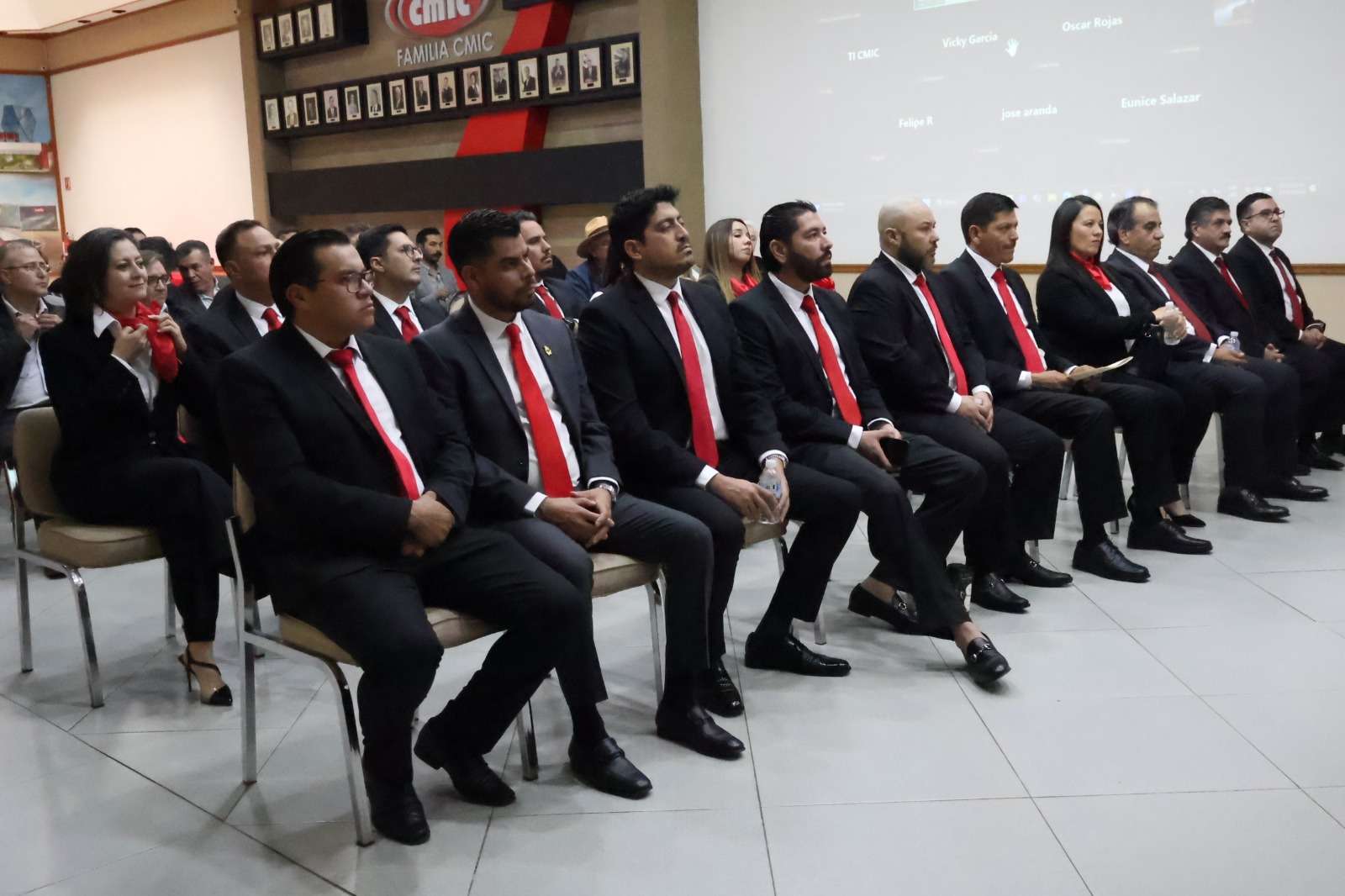 Toma protesta nueva directiva de Cmic