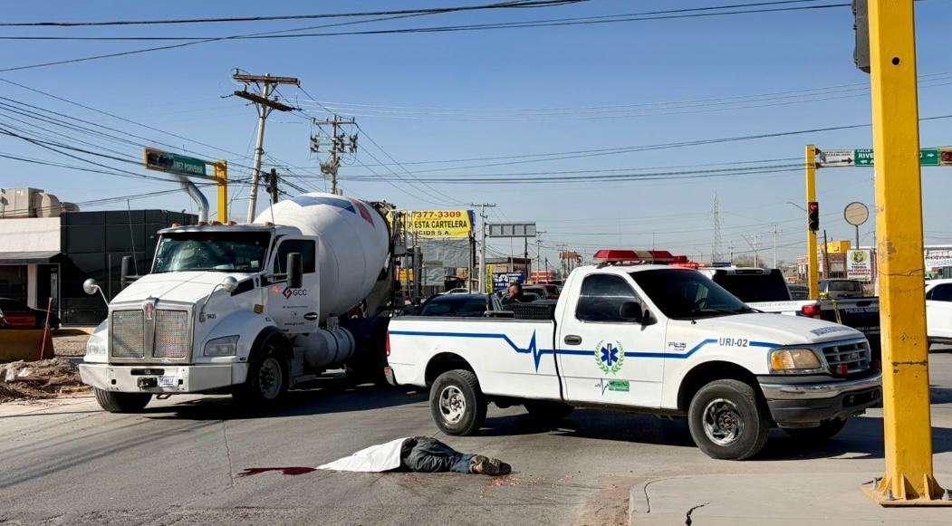 Chofer de transporte de personal atropella y mata a hombre