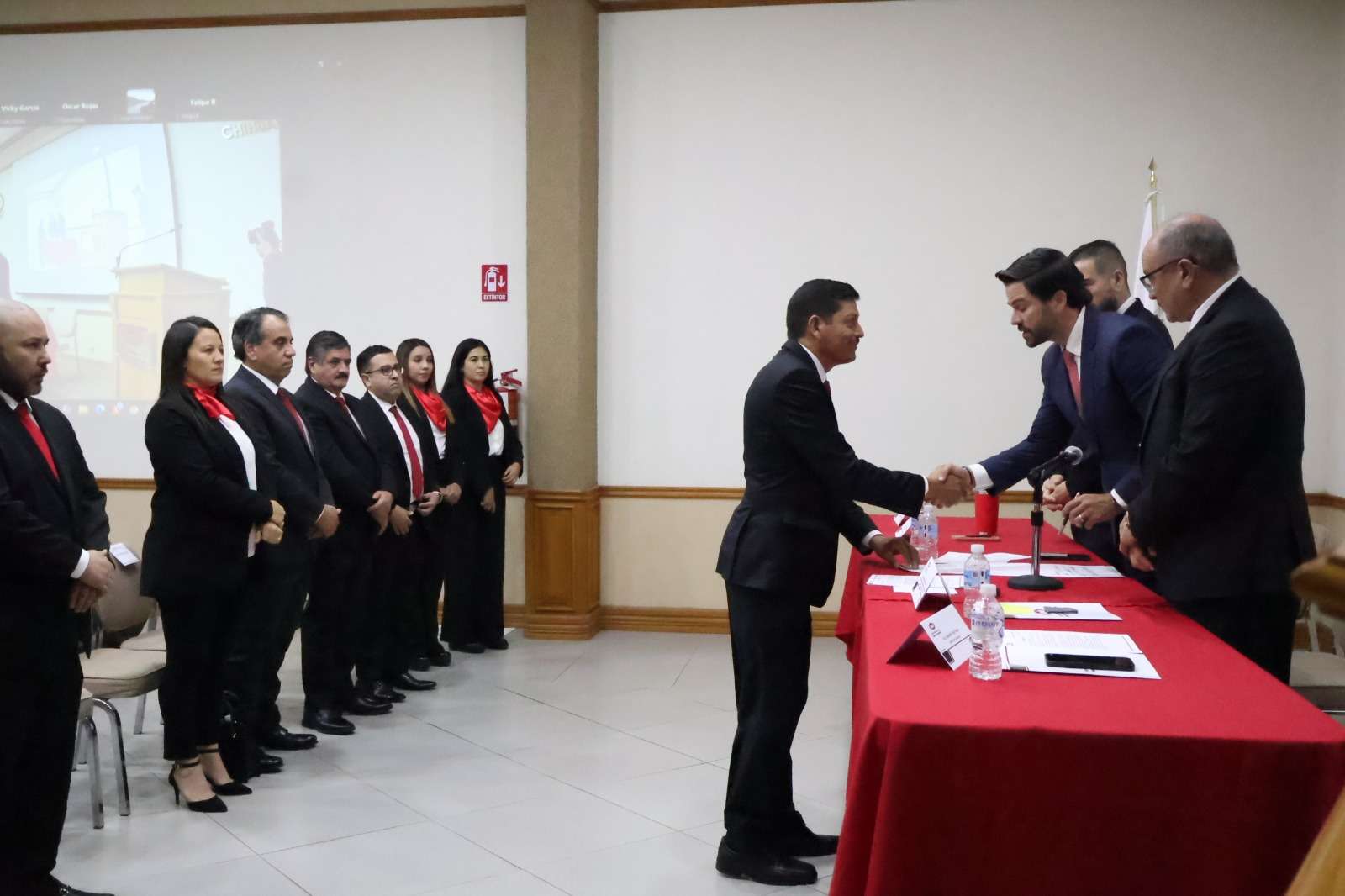 Toma protesta nueva directiva de Cmic
