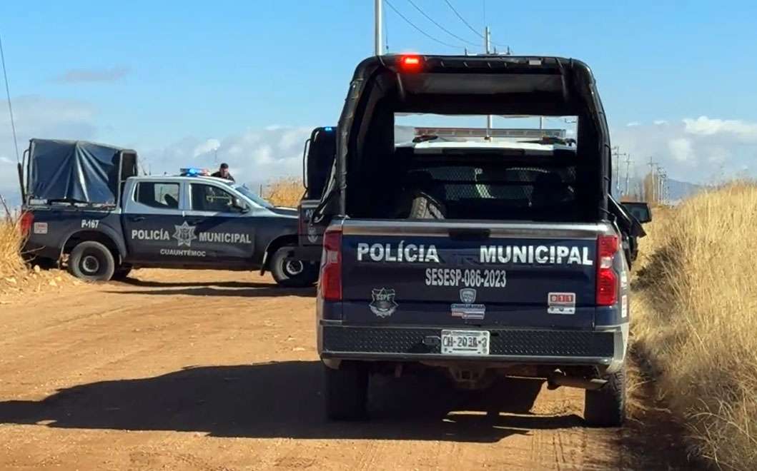 Hallan 2 ejecutados en Cuauhtémoc con mensaje amenazante