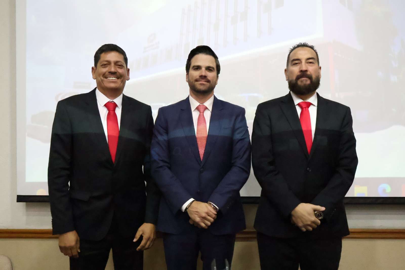 Toma protesta nueva directiva de Cmic