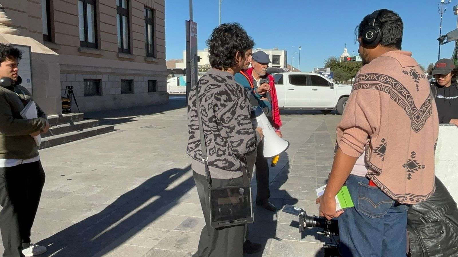 Realizan cortometraje frente a Casa Chihuahua