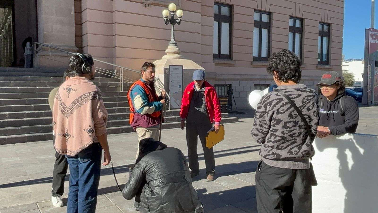 Realizan cortometraje frente a Casa Chihuahua