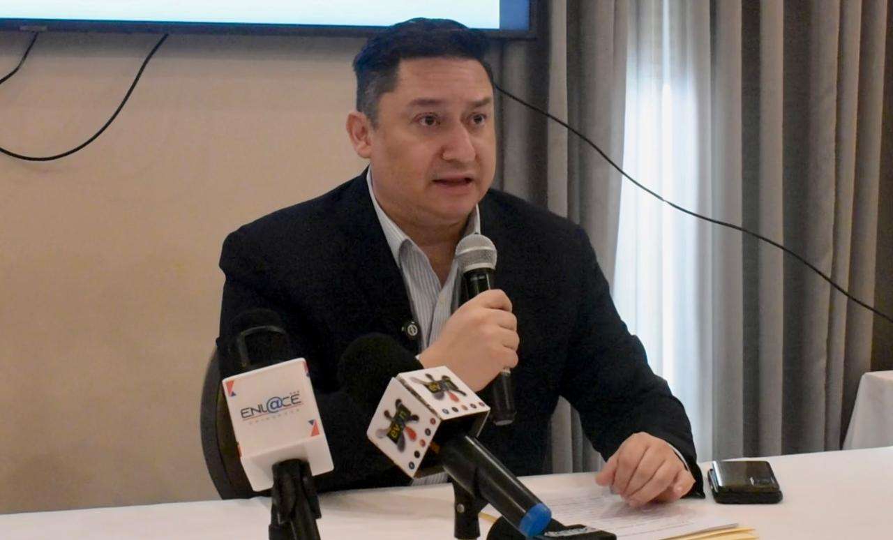 Ni ultimátums ni chantajes: Alfredo Chávez a Alex Domínguez