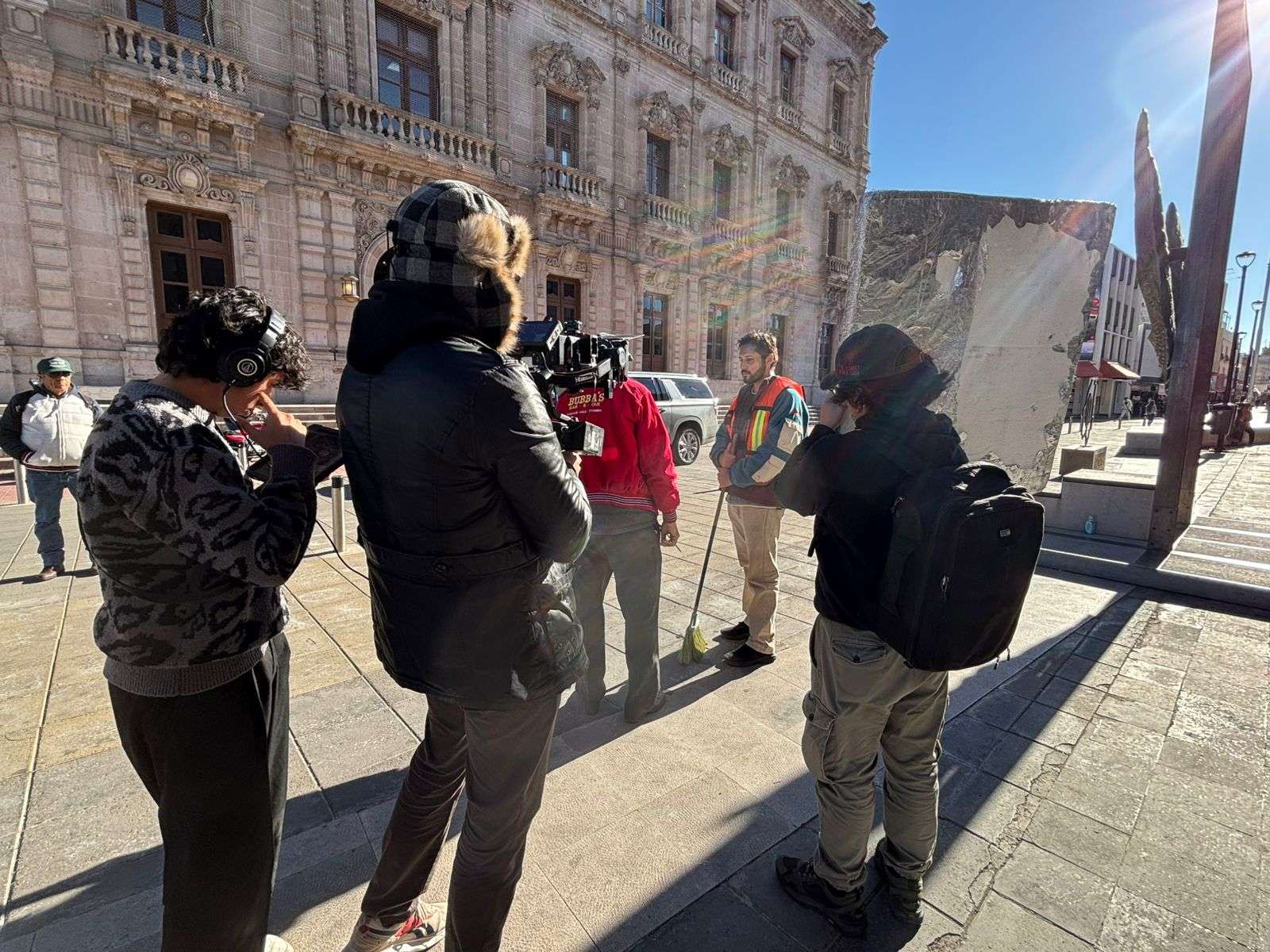Realizan cortometraje frente a Casa Chihuahua