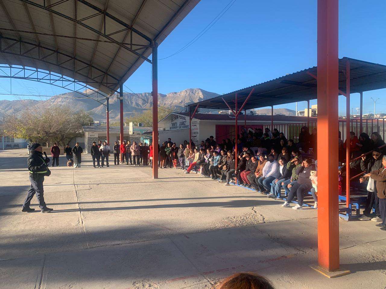 Imparten pláticas de Brigadas Escolares en primaria Lázaro Cárdenas