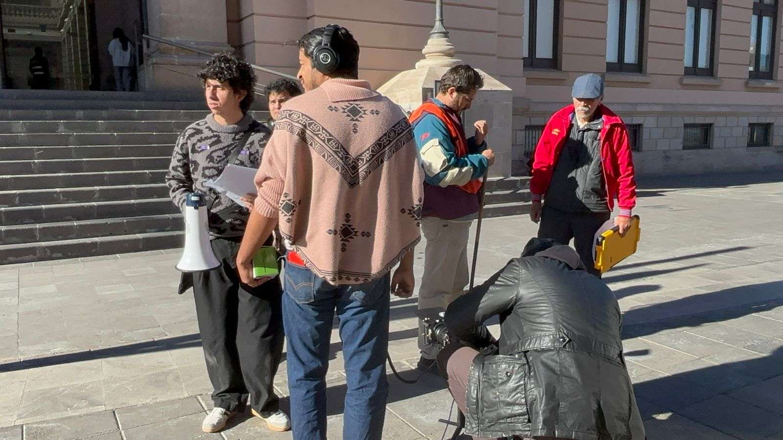 Realizan cortometraje frente a Casa Chihuahua