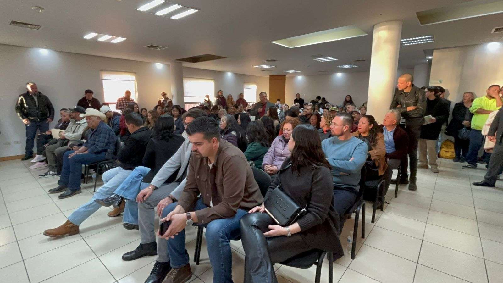 Presentan en Chihuahua el libro Grandeza de López Obrador