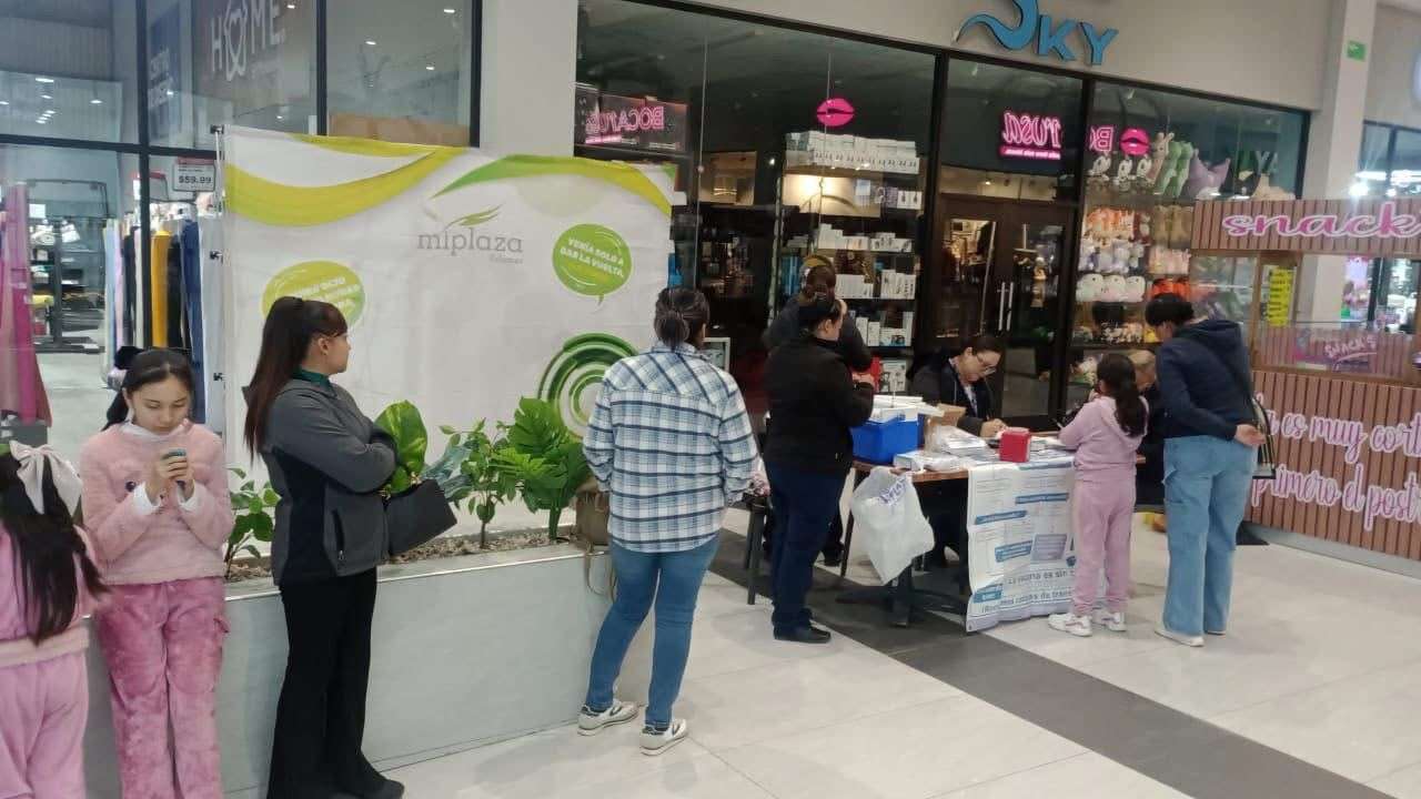 Instalan cuatro puntos de vacunación en centros comerciales