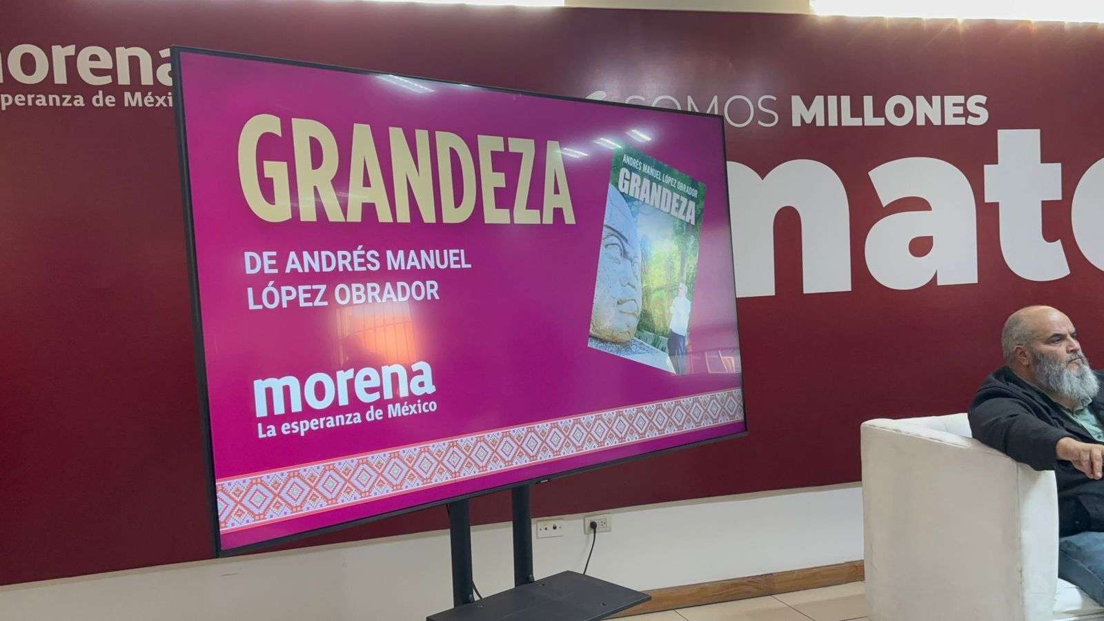 Presentan en Chihuahua el libro Grandeza de López Obrador