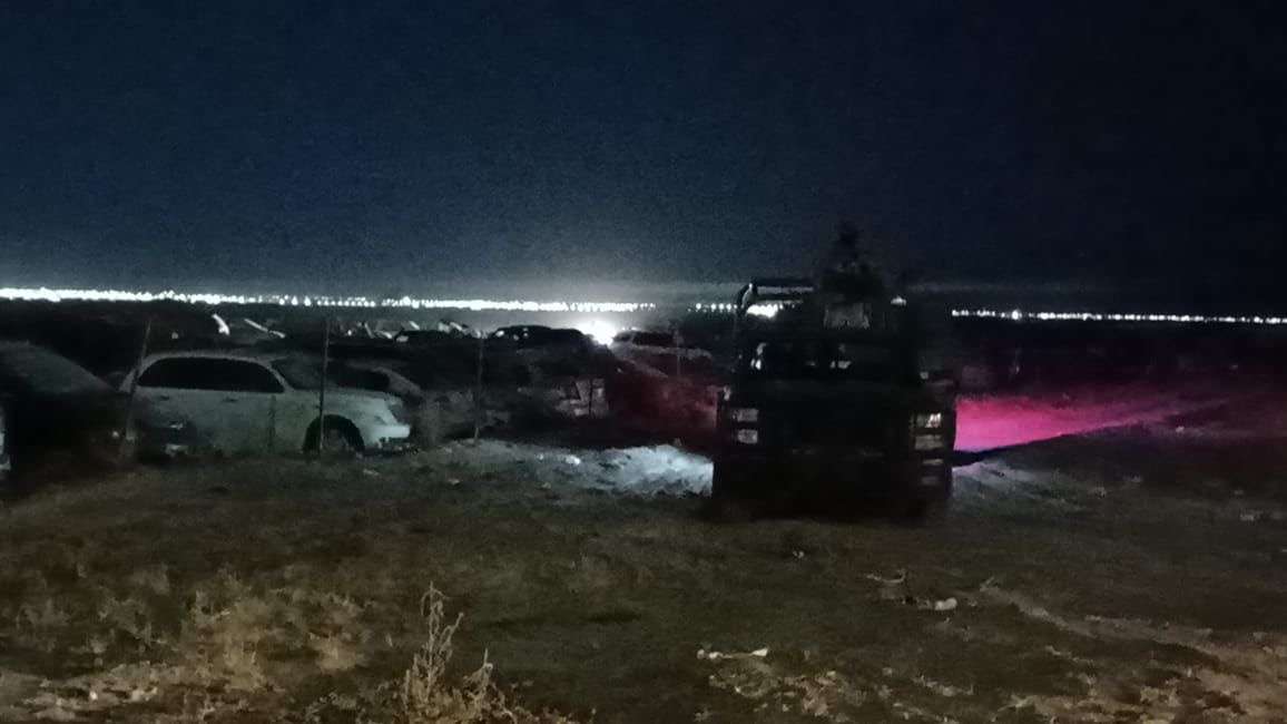 Provocan incendio de vehículos en corralón de la Panamericana