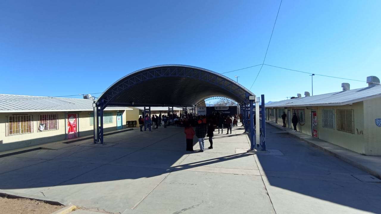 Inaugura Marco Bonilla domo en primaria Sor Juana Inés de la Cruz