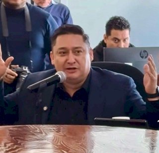 Reta Alfredo Chávez a morenistas a entregar visa por defender régimen cubano
