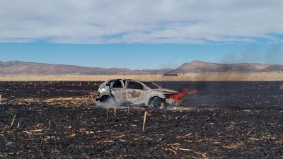 Se sale de control quema agrícola y arde auto en Anáhuac