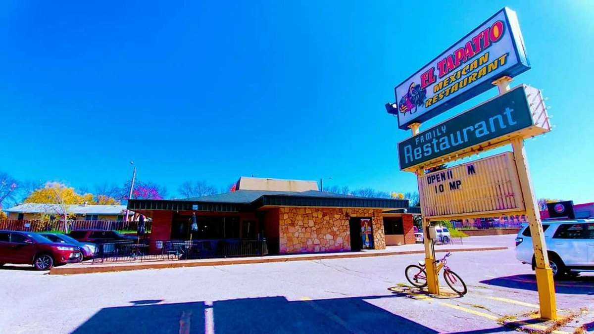 Comen agentes de ICE en restaurante mexicano y arrestan al personal