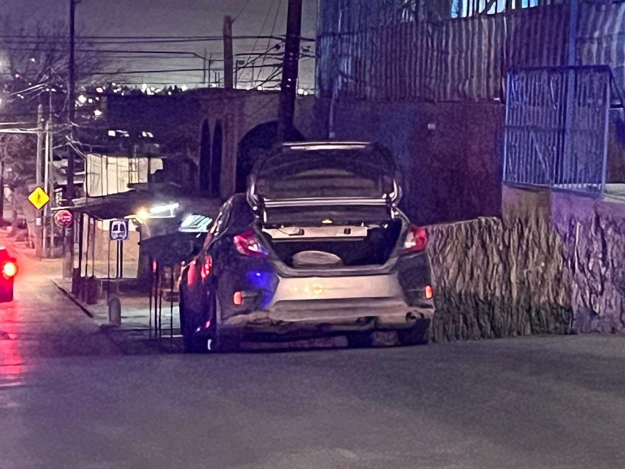 Privan de la libertad a un hombre y una niña: viajaban en transporte de plataforma