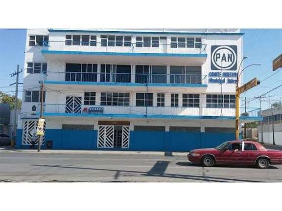 Amenaza alcalde con plebiscito para embargar edificio del PAN 