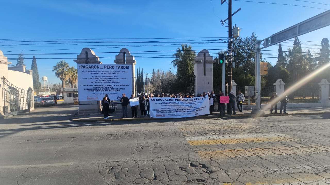 Exigen docentes del Tec de Chihuahua pago de sueldos atrasados