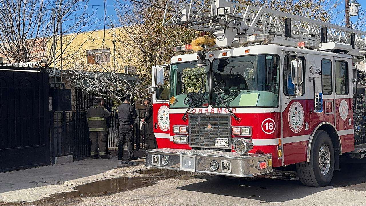Inicia incendio corto circuito en casa de la colonia Hidalgo
