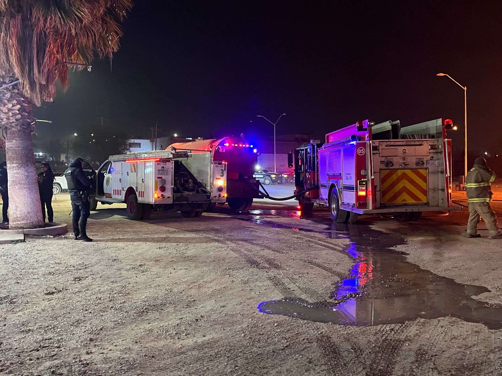 Provocan incendio en desponchadora abandonada sobre Paseo de la Victoria