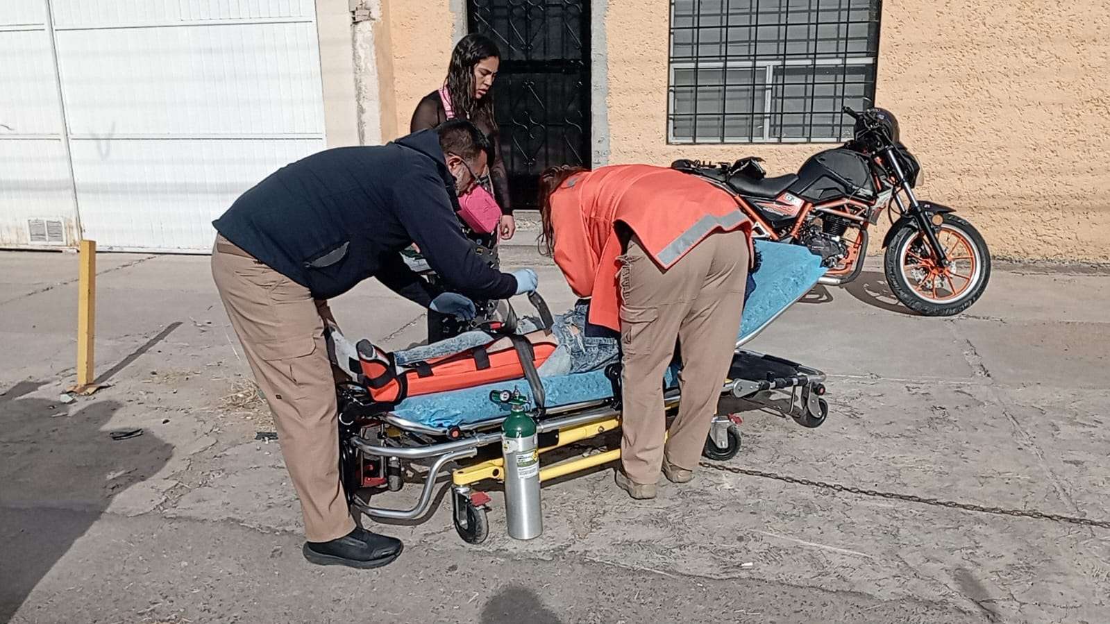 Resultan heridos por choque en la Infonavit Nacional
