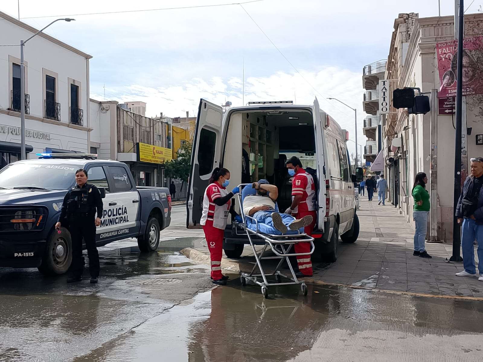 Sufre trabajador lesión en el hombro luego de caída en Palacio 