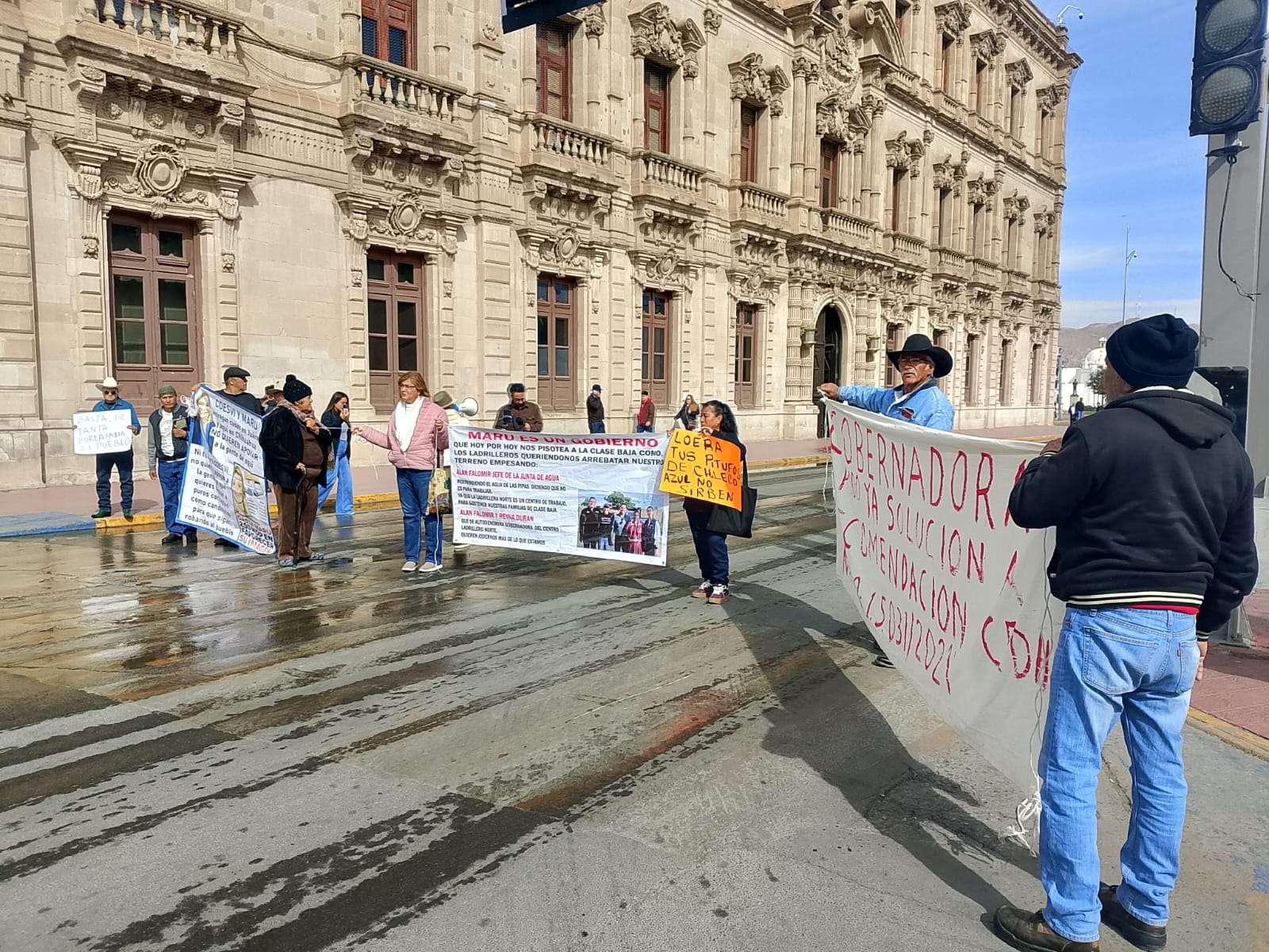 Cierra Vicky Márquez y Dionisia Chaparro la calle Aldama 