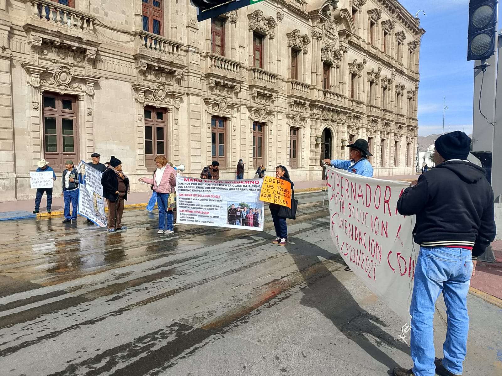 Cierra Vicky Márquez y Dionisia Chaparro la calle Aldama 
